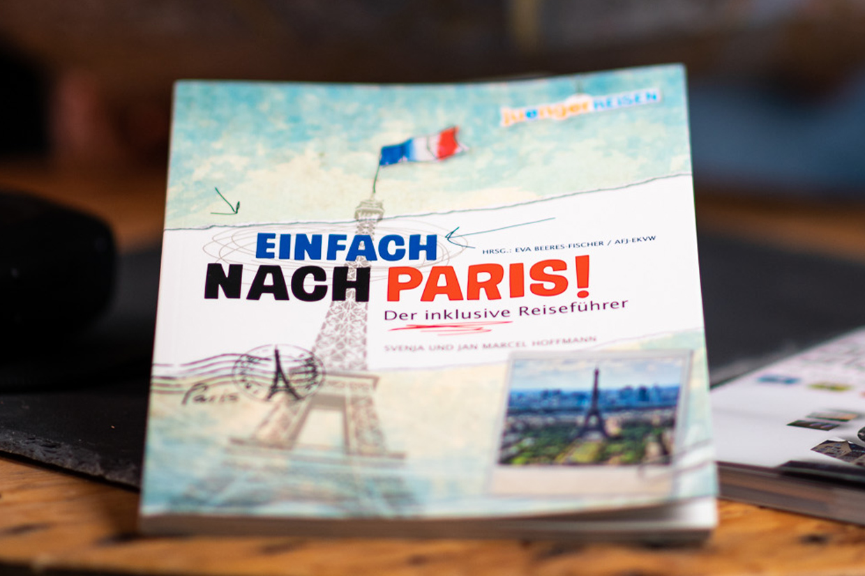 Inklusion_schreibt_man_bunt-Reisefuehrer-Paris Der inklusive Reiseführer